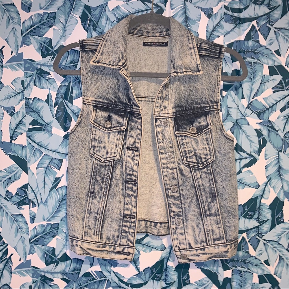 Like New: Brandy Melville jean vest